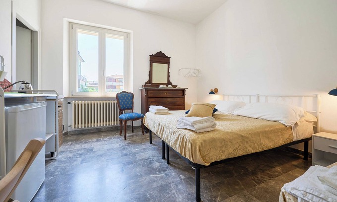Scarlino Scalo Apartment | Room 'La Lenzerina' with Shared Garden and Wi-Fi