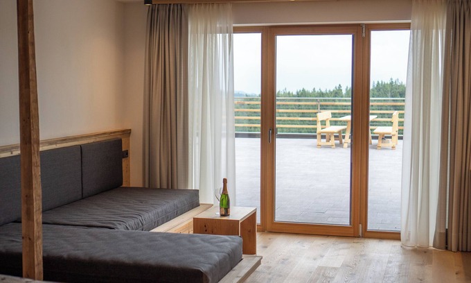 San Genesio Atesino House | Room 'Lanzenschuster Sternenhimmel' with Mountain View and Spacious Shared Terrace