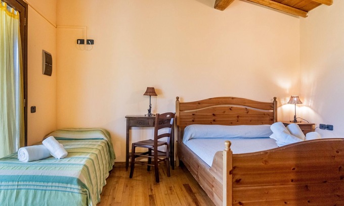 Grosseto Apartment | Room 'Libeccio' with Shared Pool and Air Conditioning
