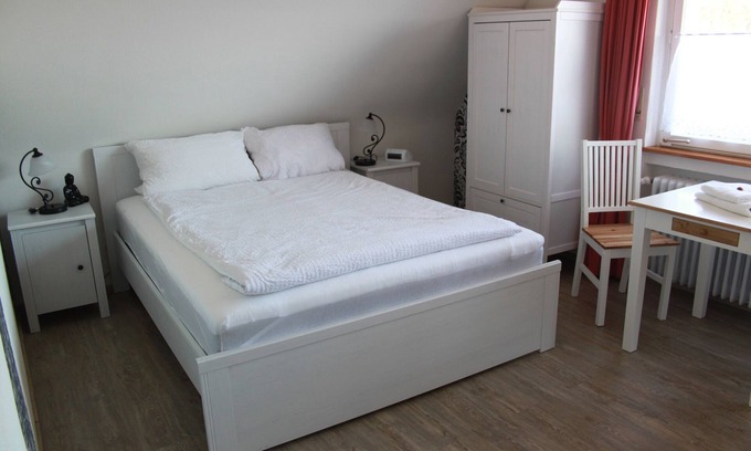 Muehlenbach Apartment | Room 'No. 1' with Private Balcony, Shared Garden and Wi-Fi