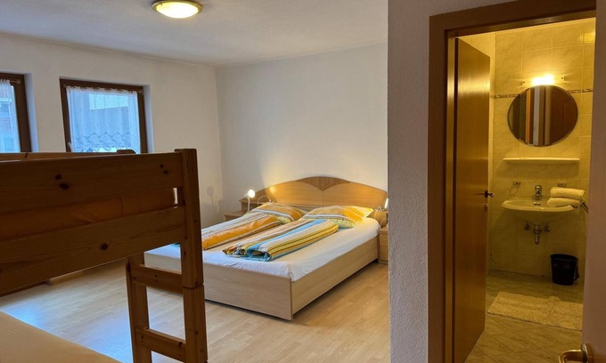 Valle Aurina Apartment | Room 'Pension Waldheim 1' with Mountain View, Shared Garden and Wi-Fi