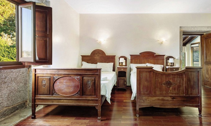 Amares Apartment | Room 'Quarto 2 - Quinta Da Ataíde' with Mountain View, Shared Pool and Wi-Fi