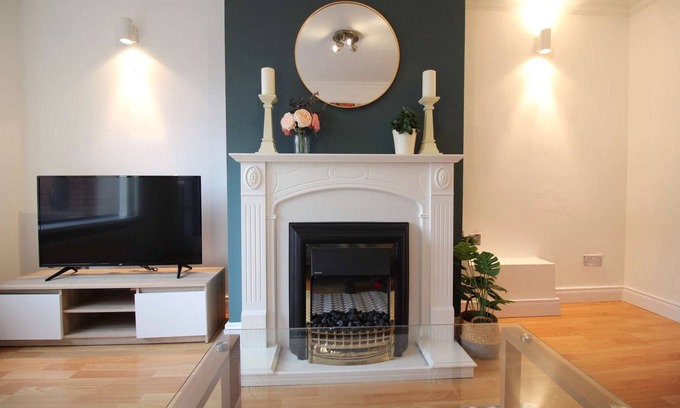 Belfast House | Room with Comfortable Double Bed