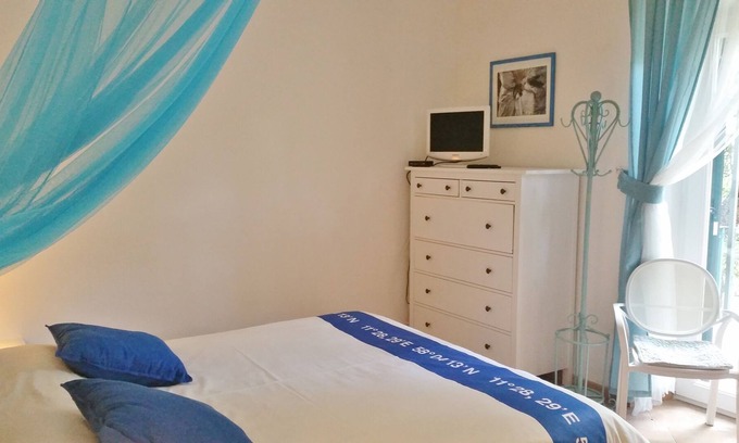 Tancau Sul Mare House | Room with independent entrance and bathroom, external kitchenette at 300 m from the sea