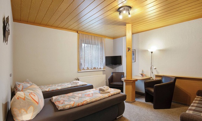Oberhavel Apartment | Room 'Zimmer 5' with Wi-Fi