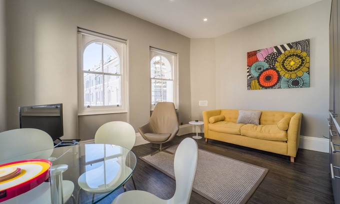 Plymouth Apartment | RoomApart No 3 studio sleeping 2-4