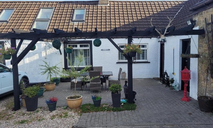 Bathgate House | Rooms at Tarrareoch