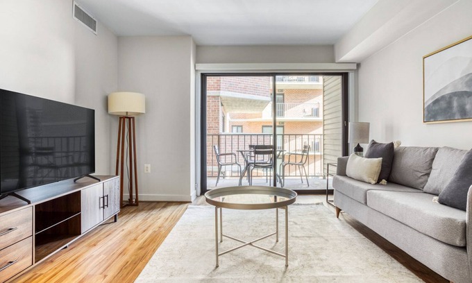 Court House Apartment | Roomy Clarendon 2BR w/W/D & Gym, across street from WF, by Blueground