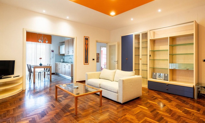 Municipio 2 Apartment | Roomy Family Apartment by Wonderful Italy