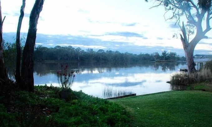 Hay House | Roonka Ridge River Retreat on The River Murray