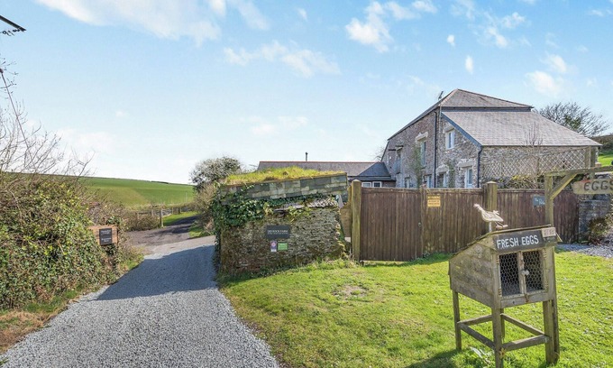 Torpoint Cottage | Roosters Rest - UK48255