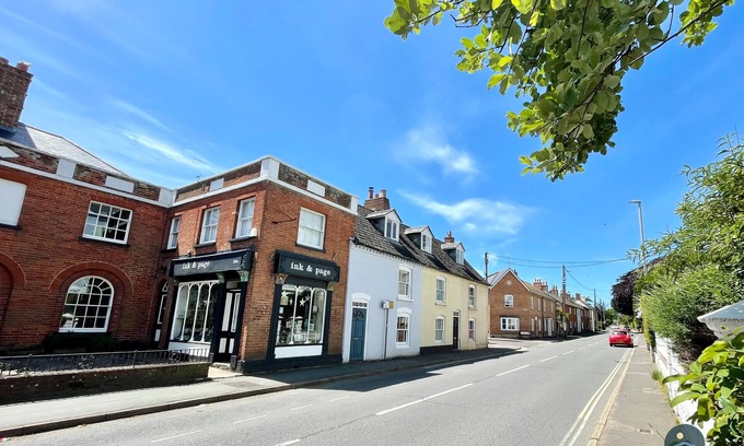 Bridport Cottage | Rope Cottage - traditional cottage close to town