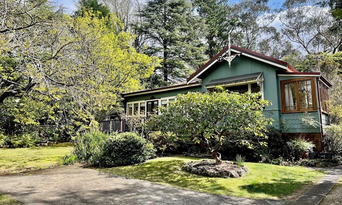 Katoomba House | Rose Cottage-10 mins Walk 3 Sisters/Quiet, Bushwalks/WiFi