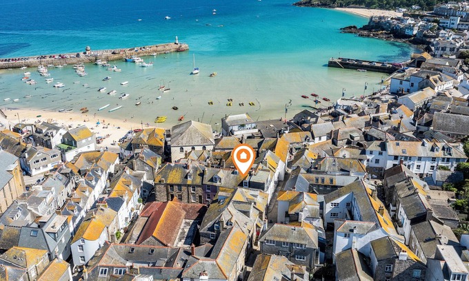 St Ives House | Rose Cottage, a luxury cottage to sleep a family of four in the heart of St Ives, with allocated parking