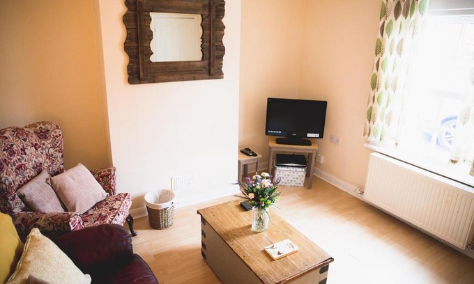 Martlesham Heath House | Rose Cottage, Self Contained Property, A Perfect Place to Stay in Woodbridge