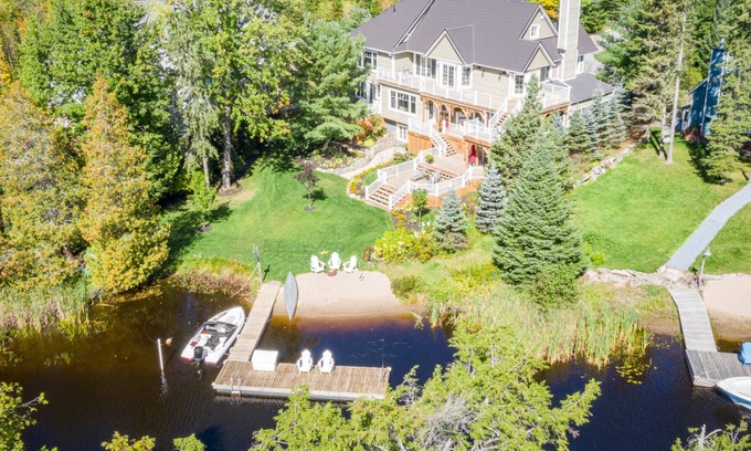 Rosseau Villa | Rosseau's Northern Landing- LUXURY WATERFRONT
