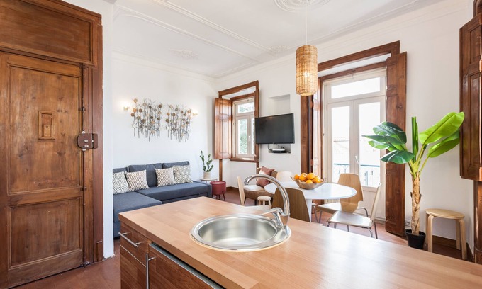 Sao Cristovao e Sao Lourenco Apartment | Rossio Vintage Two-Bedroom Apartment - by LU Holidays