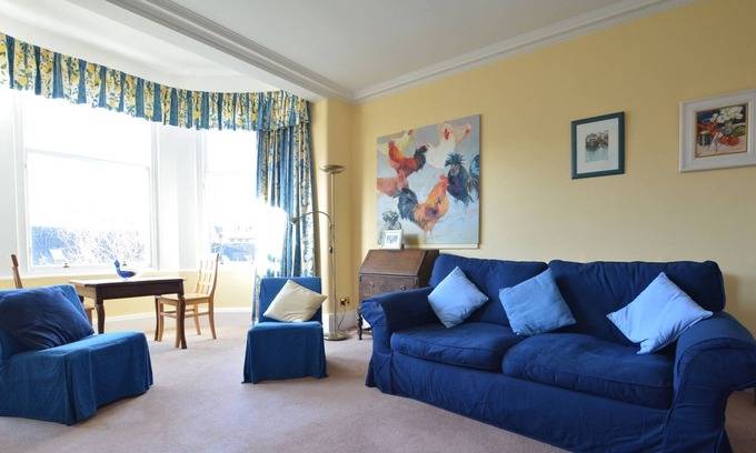 West End Apartment | Rothesay Residence | 3 Bed | Private Carparking!