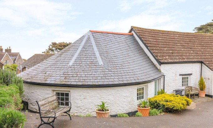 Watermouth Cottage | ROUND BARN, pet friendly, character holiday cottage in Ilfracombe