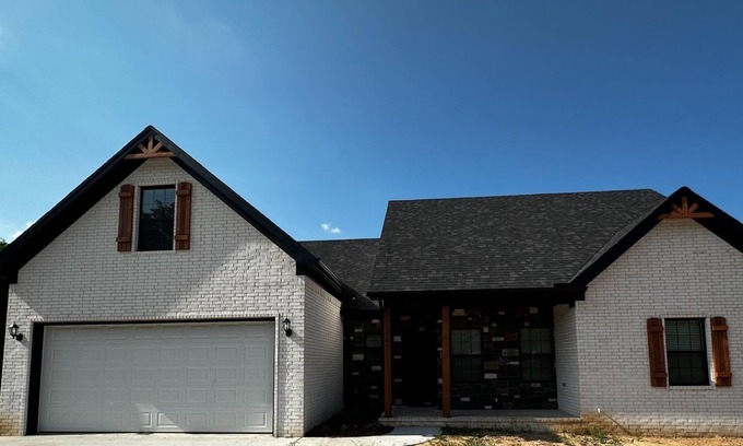 Conway House | Round Mountain Lazy Days