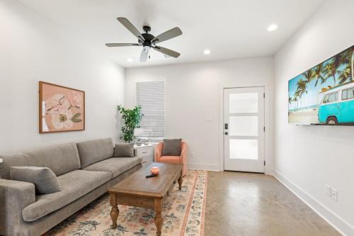 Lafayette Apartment | Roux House Cajun Luxury Prime Location