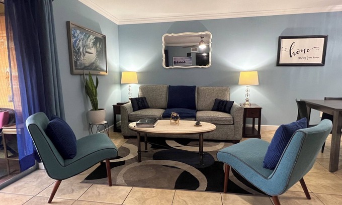 Southwest Orlando Condo | Royal Blue 2 Bedroom Condo in Orlando Central.