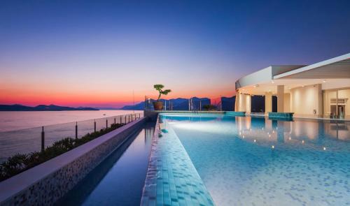 Babin Kuk Hotel | Royal Blue Hotel