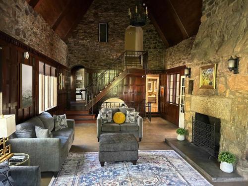 Columbus House | Royal in Columbus- Midtown Columbus Castle