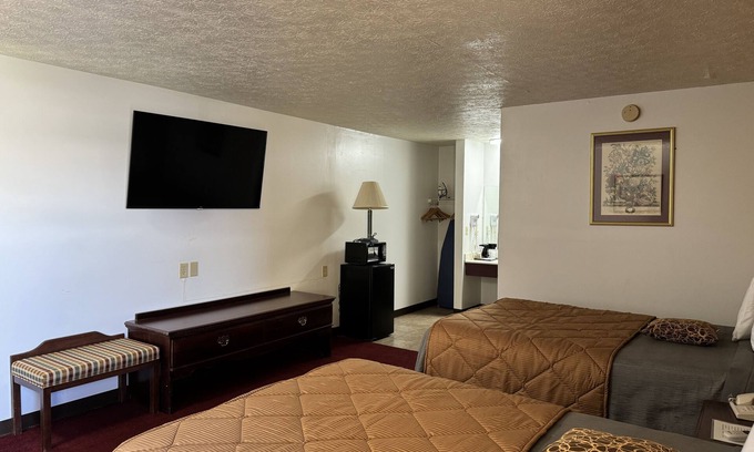 Albany Hotel | Royal Inn