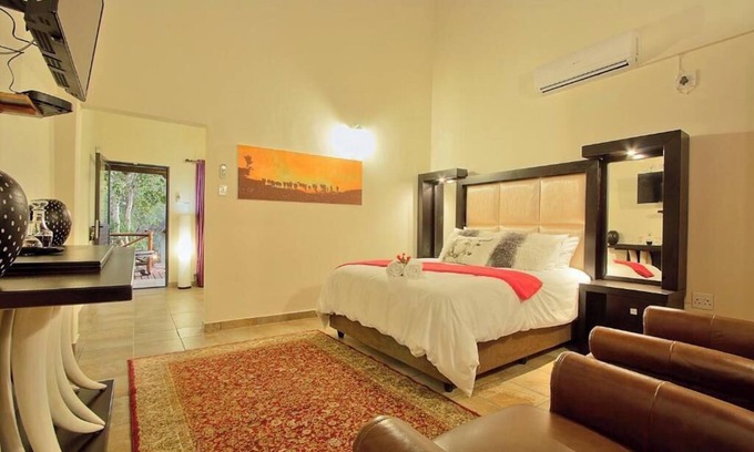 Marloth Park Apartment | Royal Marlothi Kruger Safari Lodge and Spa Luxury King Room