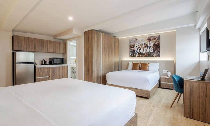 Gay Village Hotel | Royal Match – MTL Village Vibe