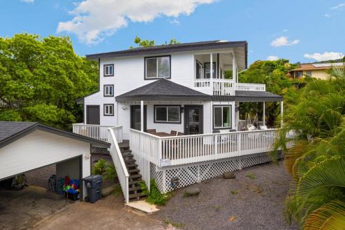 Coffeyville House | Royal Point Modern Hale