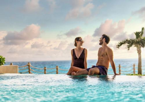 Punta Cancun Hotel | Royal Select at Grand Park Royal Cancún - All Inclusive - Adults Only