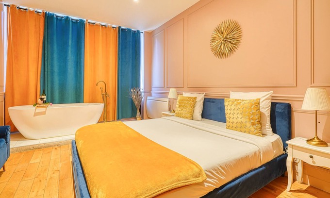 Quartier de la Folie-Mericourt Apartment | Royal Suite Paris Republique