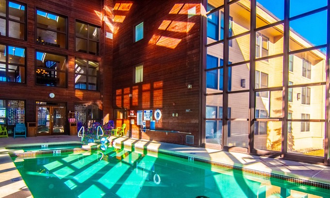Brian Head Condo | Royal Vista III, Pool & Hot-Tub, Ski-I/O, 2 BR, 2 Bath, Sleeps 6