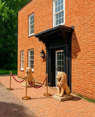 Horton House | Royal Windsor Mansion Private 5 Acre Luxury Escape