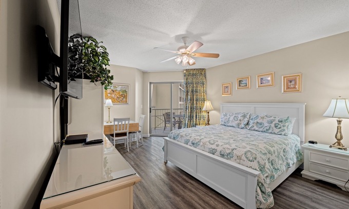 Arcadian Shores Apartment | Royale Palms 1005H Oceanview Studio w/Pool & Beach