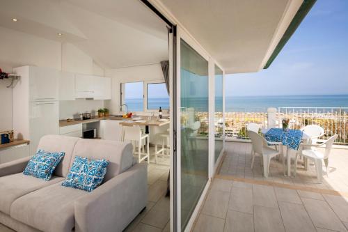 Fogliano Marina Apartment | Rubino Apartments - "Capodanno Esclusivo Solo per Giovani"