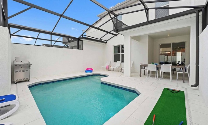 Florida Center House | Ruby’s Retreat | Luxe suites, big PVT pool & patio - mins to Universal & airport