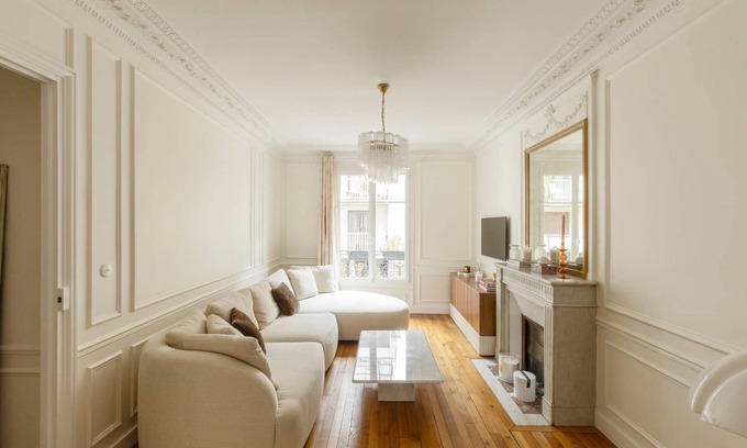 16th Arrondissement Apartment | Rue Davioud by onefinestay