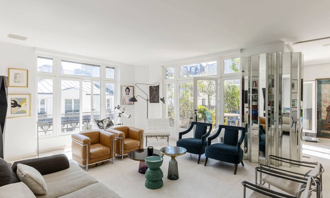 Notre-Dame-des-Champs Apartment | Rue Vavin by onefinestay