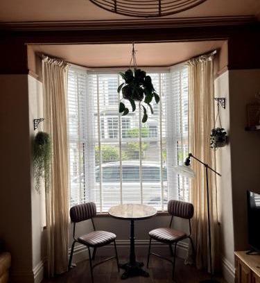 Buxton Apartment | Rufloreo Flats 1 - central gem