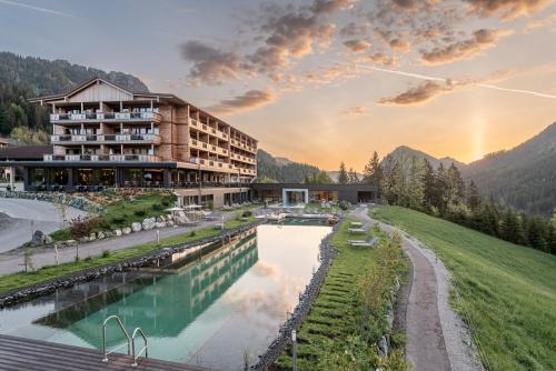 Schattwald Hotel | Ruhehotel & Naturresort Rehbach - Adults only