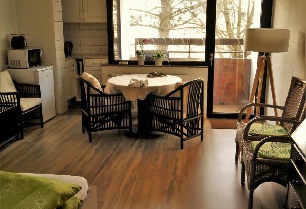 Tullnau Apartment | Ruhiges Apt. direkt am Naherholungsgebiet mit Seeblick, Zentrum 5min, Messe 18min