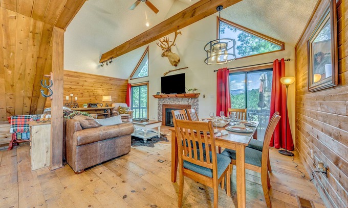 Ruidoso Cabin | Ruidoso Cabin w/Deck + Views: 4 Mi to Winter Park