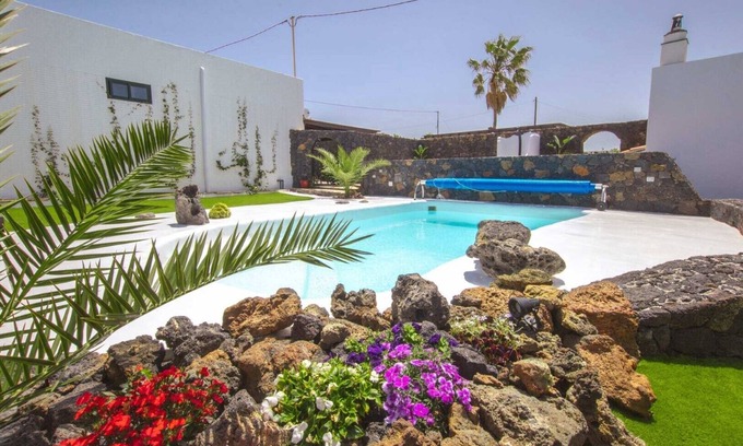 Conil Apartment | Rural boutique 2 bedroomed retreat in the quiet village of Conil Lanzarote