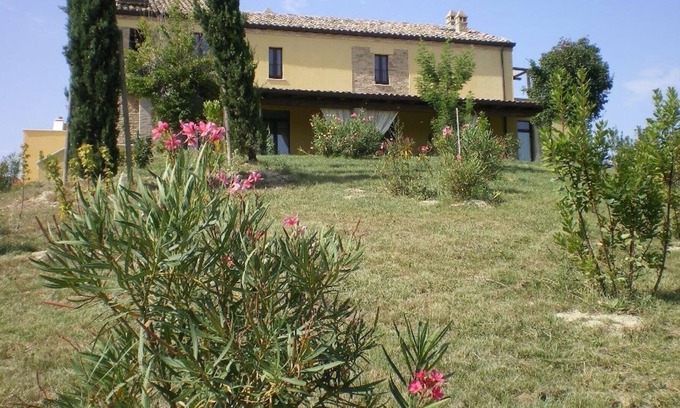 San Savino Apartment | Rural holiday apts & pool close to the Adriatic Coast in Le Marche