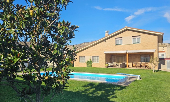 Valtierra Cottage | Rural house