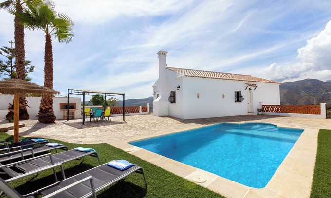Almunecar Cottage | Rural house with incredible views to the sea and mountains of the area.