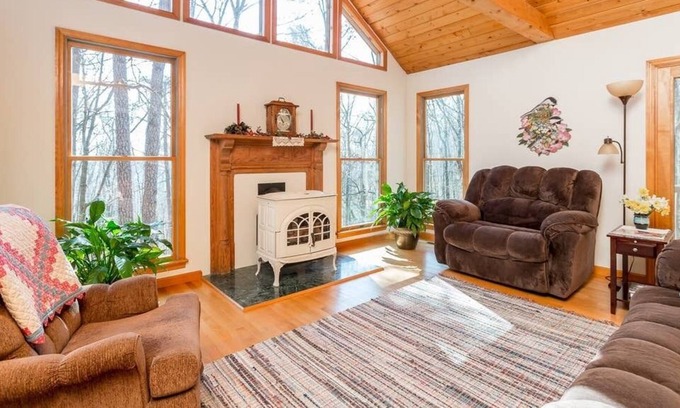 Harrisonburg Cabin | Rural Retreat on 11 acres, Cabin in the Woods Beautiful Secluded setting